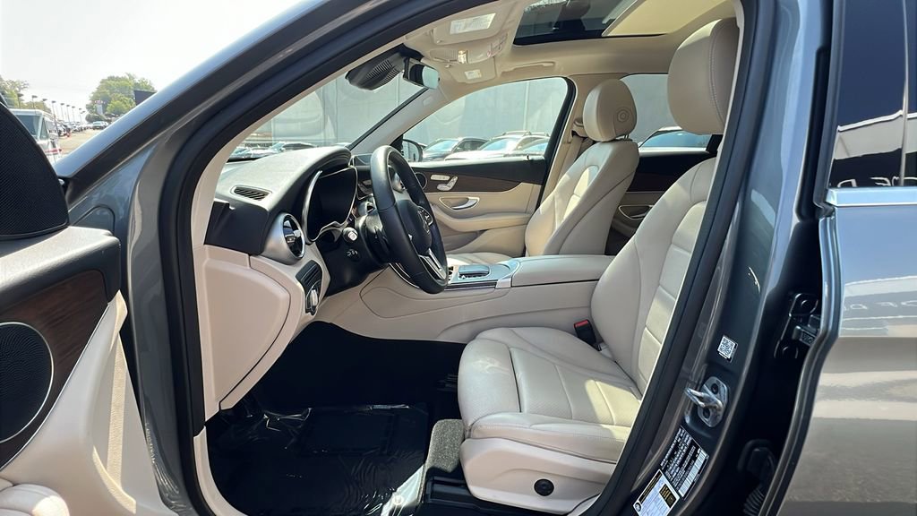 Used 2022 Mercedes-Benz GLC 300 GLC 300 image 24