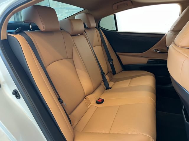 Used 2025 Lexus ES 300h w/ Premium Package FWD image 51
