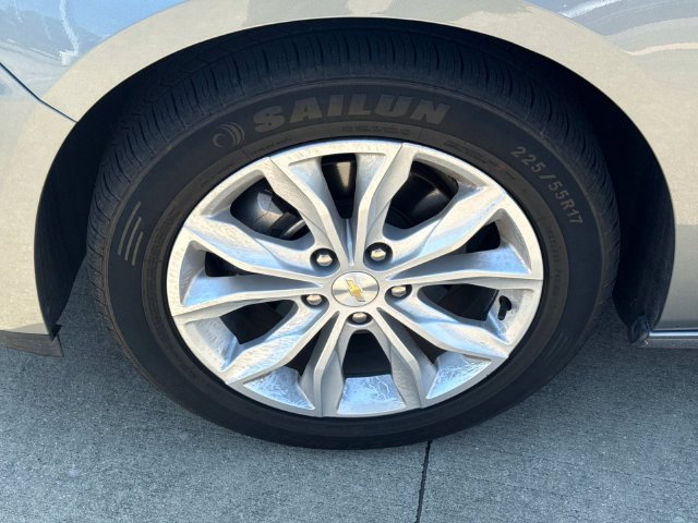 Used 2024 Chevrolet Malibu LT FWD image 5
