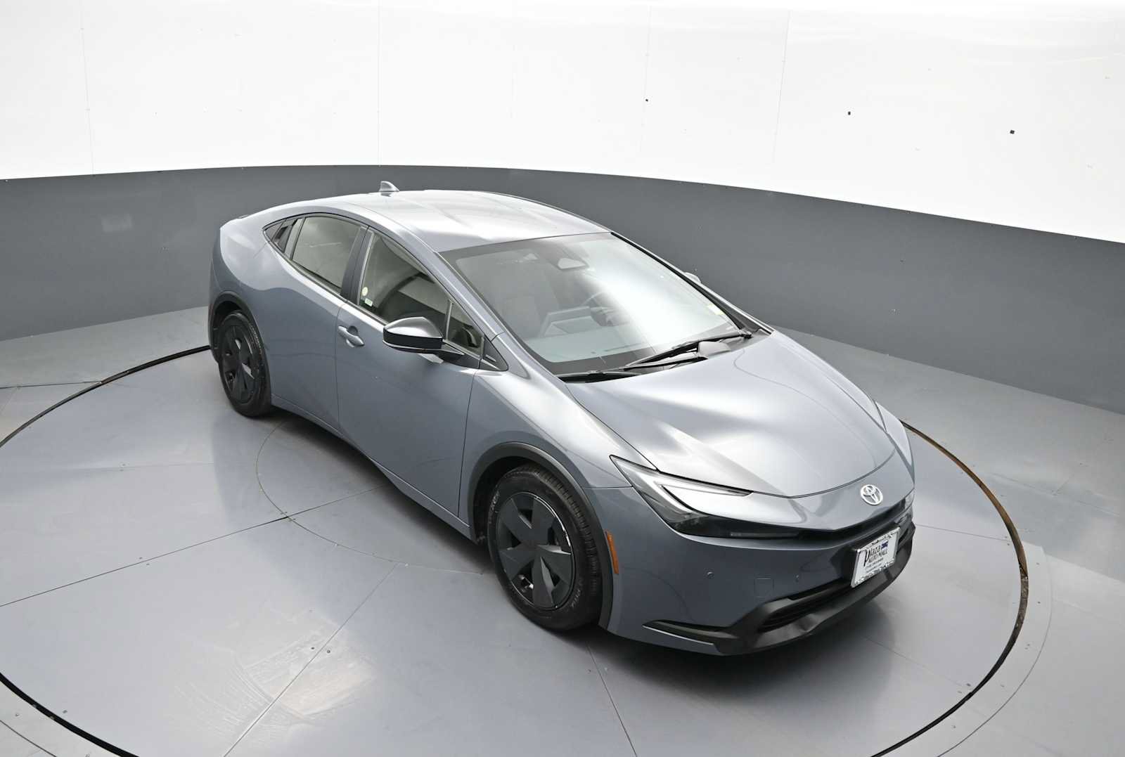 Certified 2025 Toyota Prius LE FWD image 35
