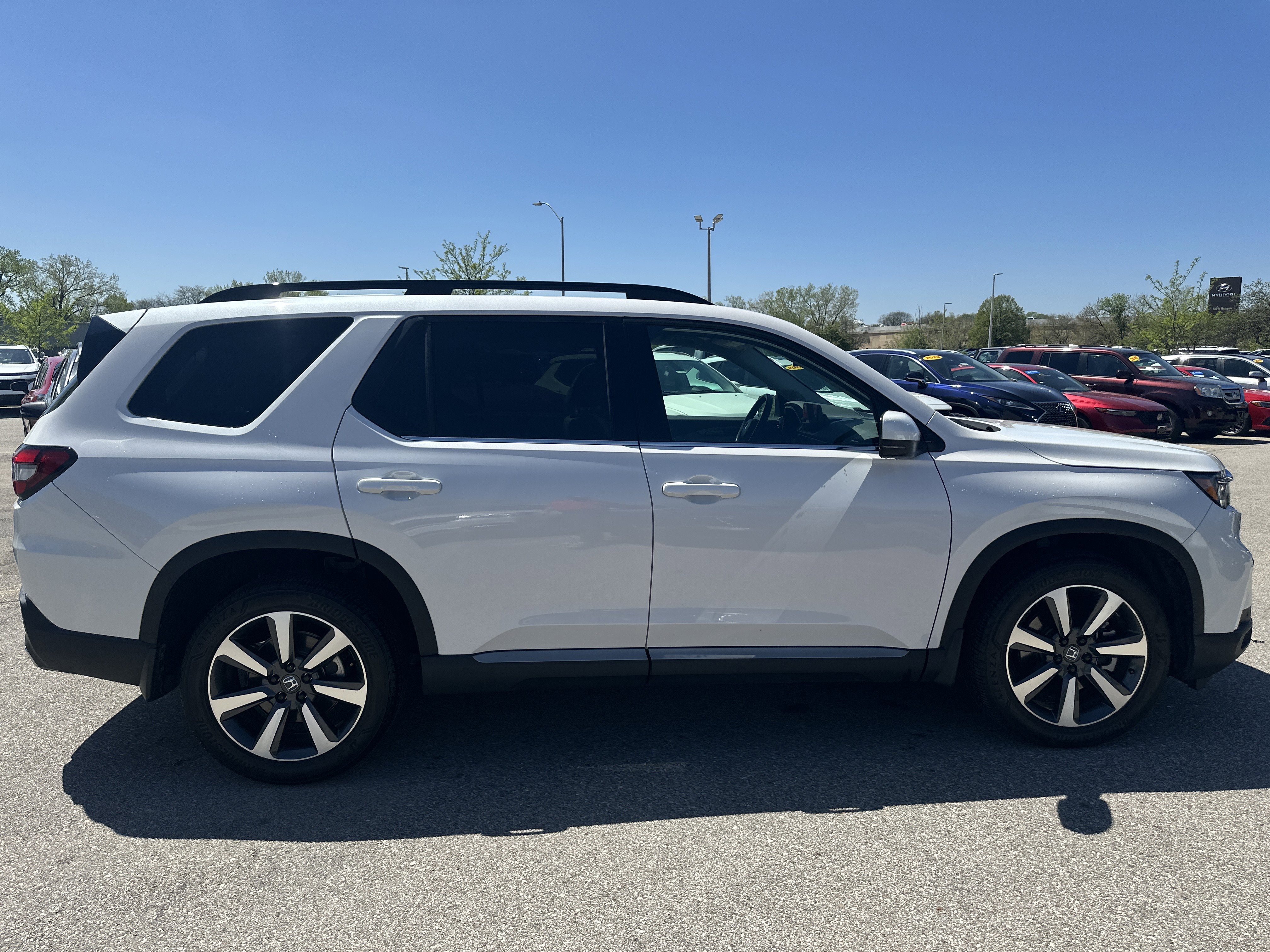 Certified 2023 Honda Pilot Touring image 3