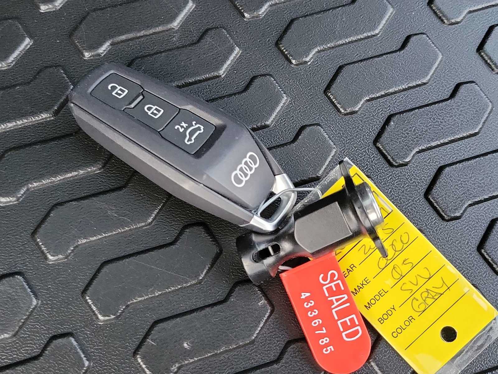 Used 2020 Audi SQ5 Prestige AWD/4WD image 35