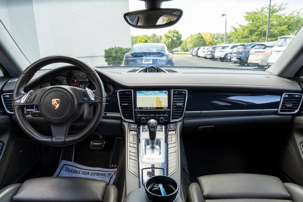 Used 2016 Porsche Panamera RWD image 18