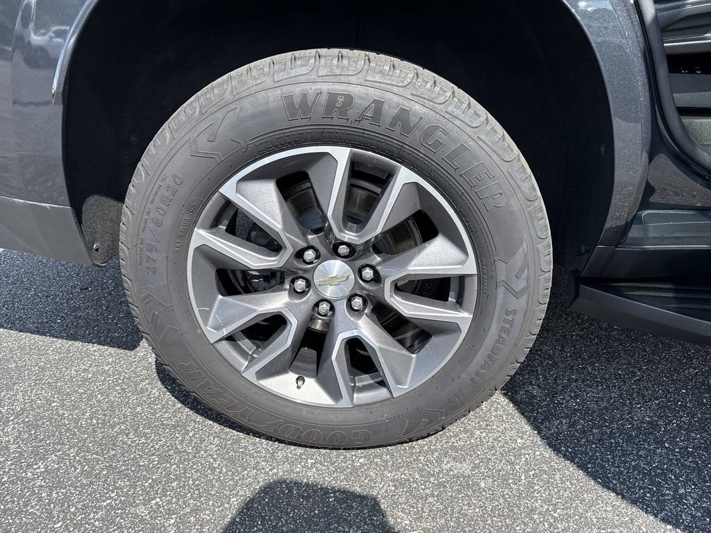 Used 2022 Chevrolet Tahoe LT w/ LT Signature Package AWD/4WD image 17
