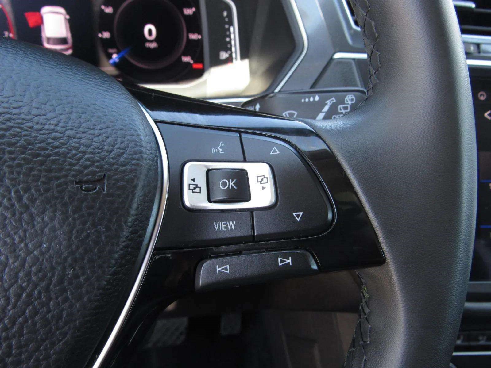 Used 2020 Volkswagen Tiguan SE R-Line FWD image 26