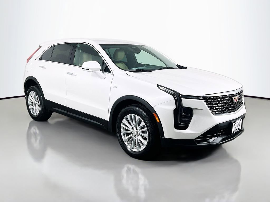 Used 2024 Cadillac XT4 Luxury image 3