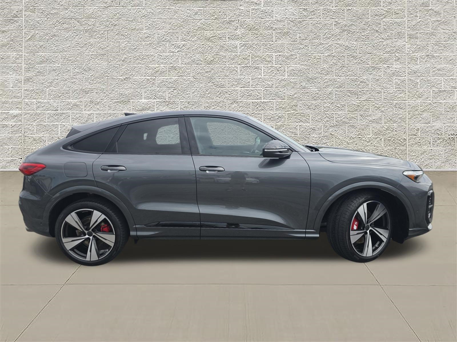 New 2026 Audi SQ5 Premium Plus AWD/4WD image 8