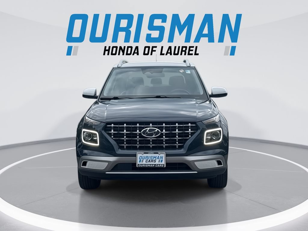 Used 2023 Hyundai Venue Limited FWD image 3