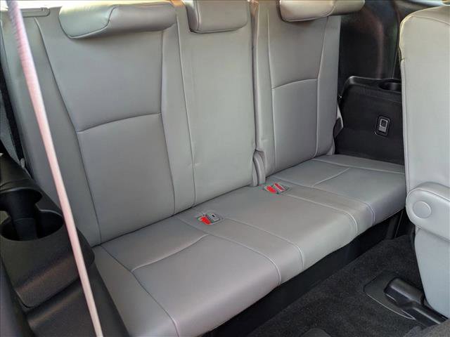 Used 2023 Toyota Highlander XLE image 22