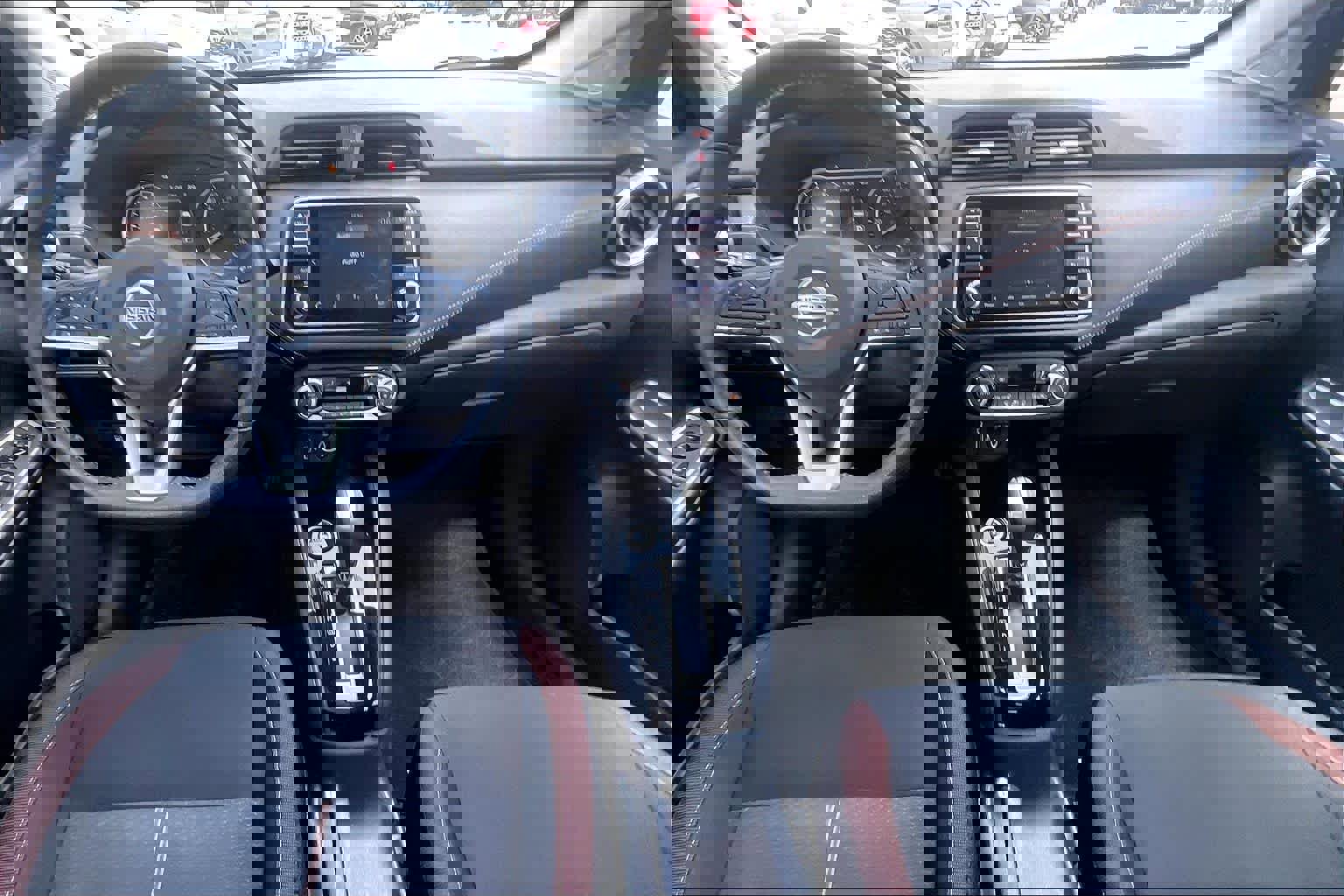 Used 2021 Nissan Versa SR w/ Convenience Package image 15