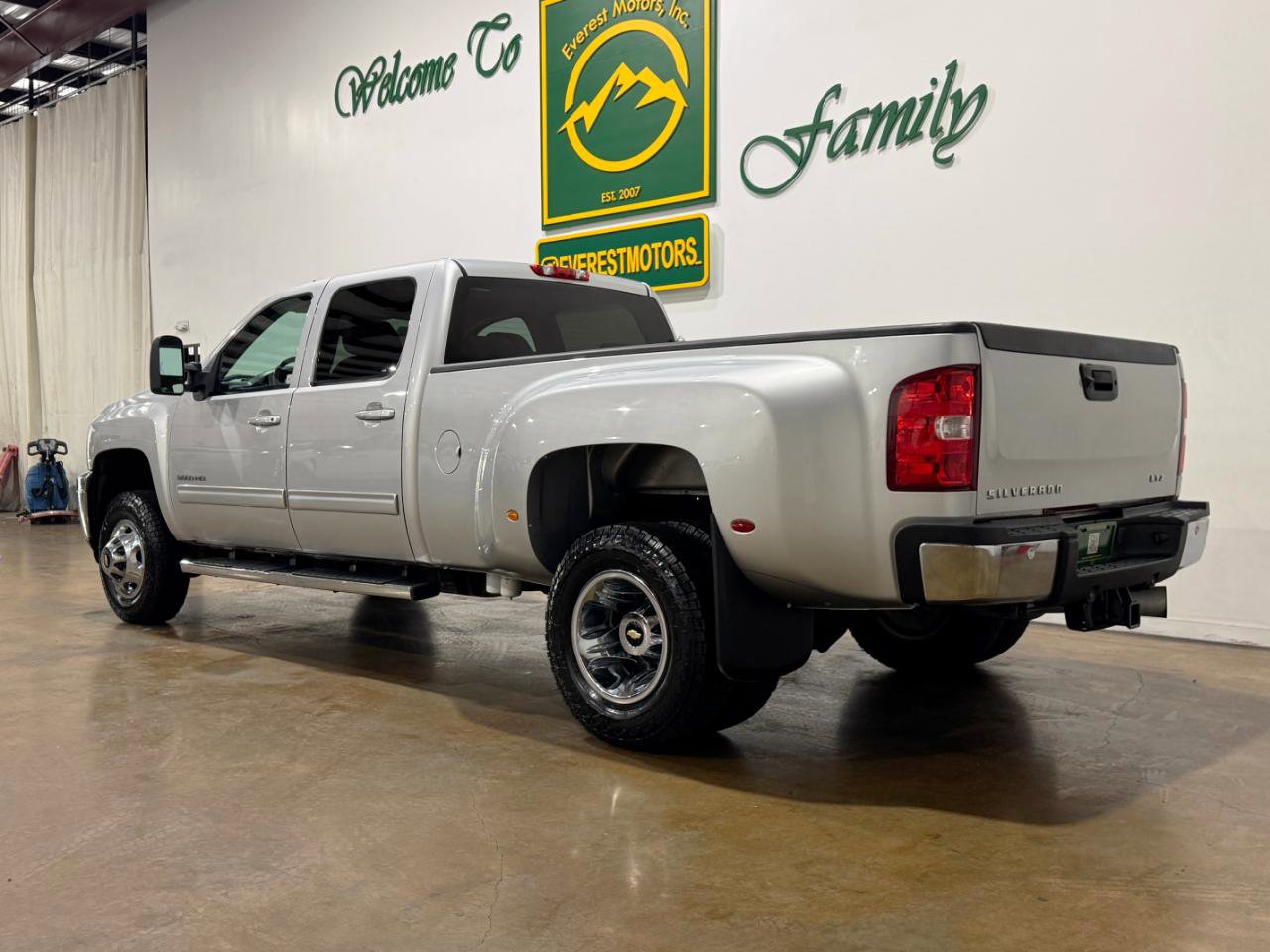 Used 2011 Chevrolet Silverado 3500 LTZ w/ LTZ Plus Package RWD image 5