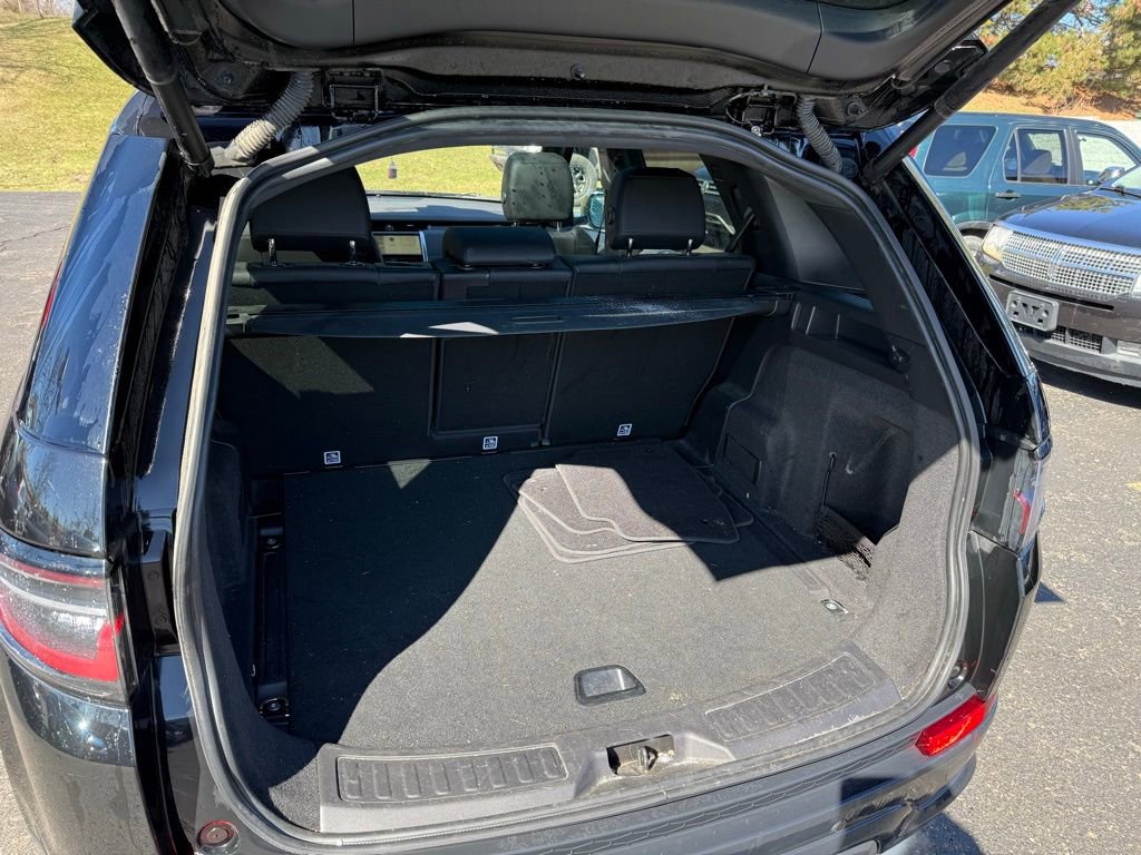 Used 2021 Land Rover Discovery Sport SE image 5
