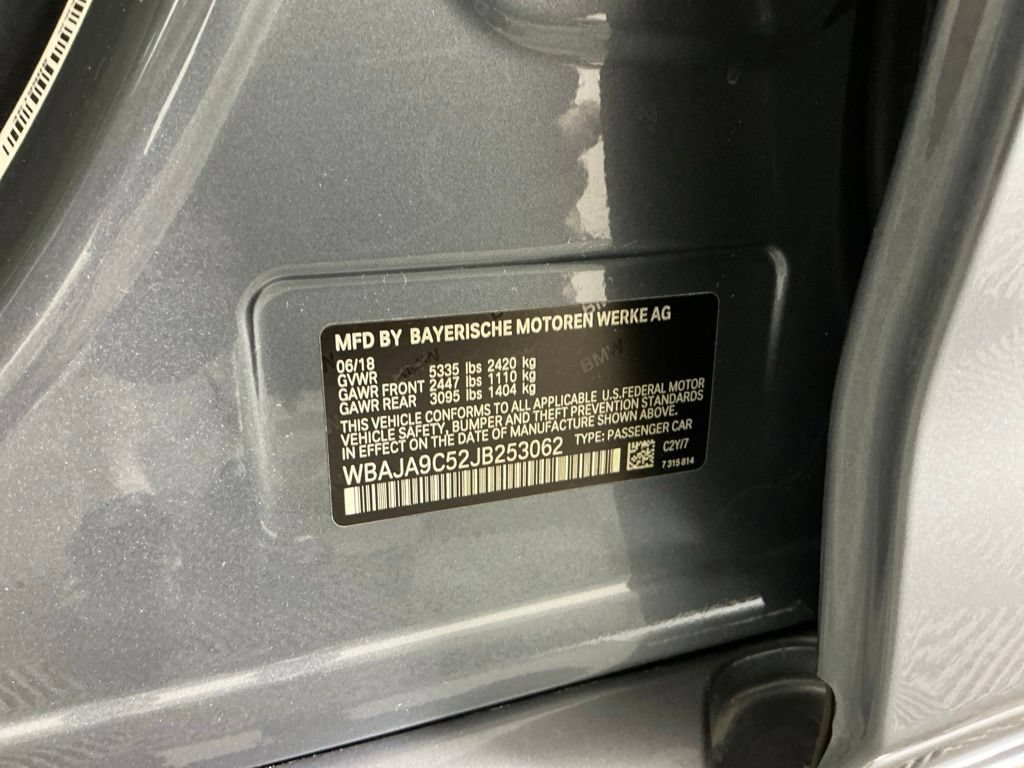 Used 2018 BMW 530e w/ Premium Package 2 RWD image 32