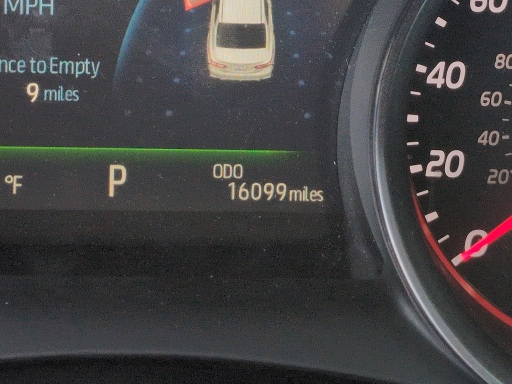 Used 2022 Toyota Camry XSE FWD image 19