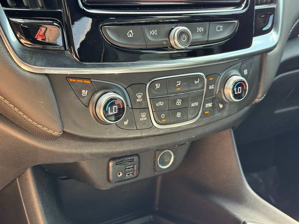 Used 2023 Chevrolet Traverse Premier FWD image 36