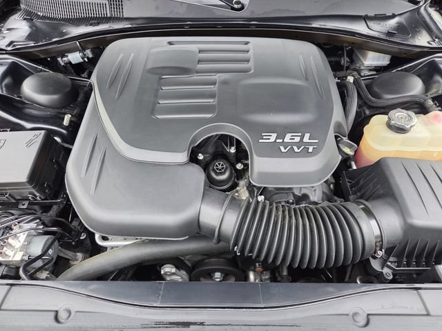 Used 2021 Chrysler 300 Touring w/ Sport Appearance Package RWD image 30