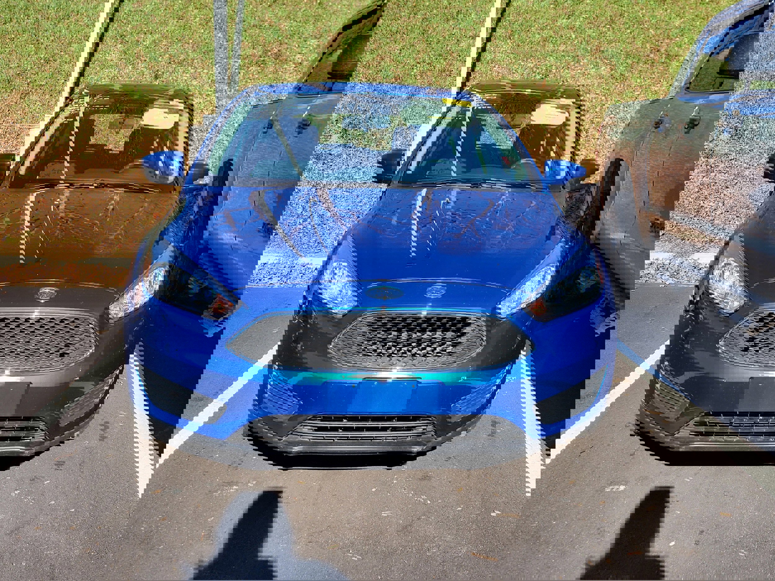 Used 2018 Ford Focus SE w/ Cold Weather Package image 2