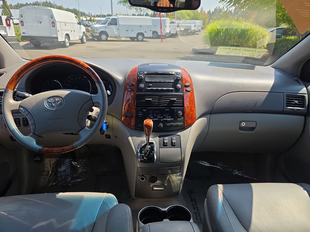 Used 2006 Toyota Sienna XLE Limited FWD image 5