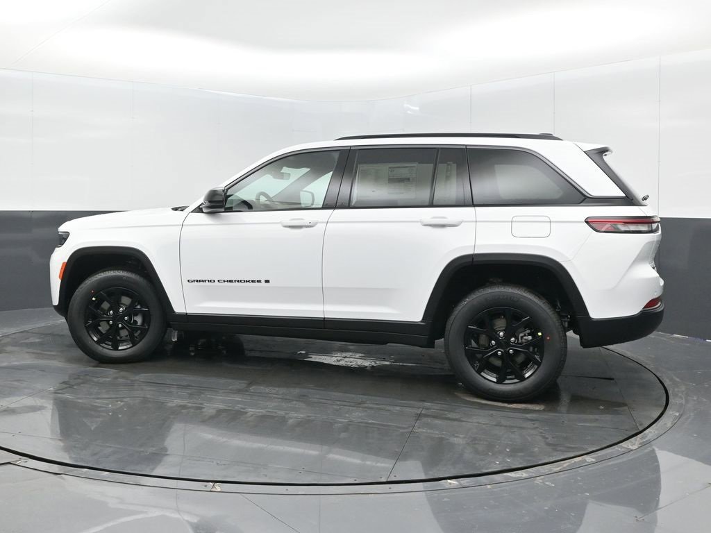 New 2026 Jeep Grand Cherokee Altitude image 5