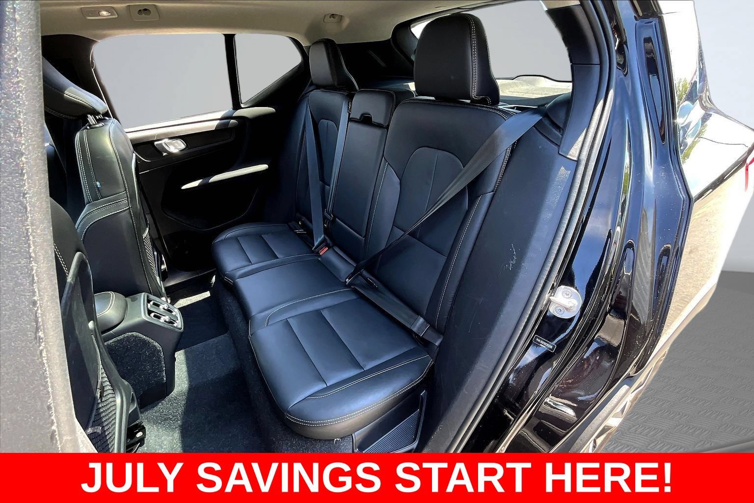 Used 2024 Volvo XC40 B5 Plus AWD/4WD image 28