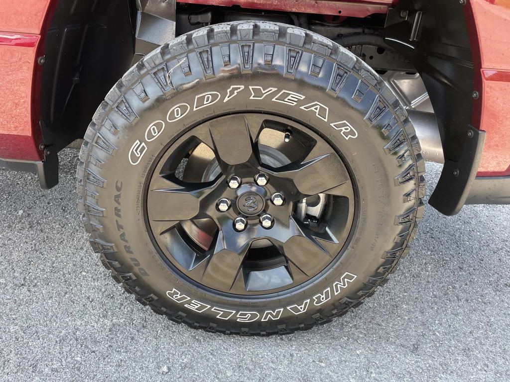 Used 2025 RAM 1500 Warlock AWD/4WD image 15