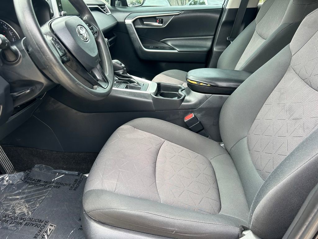 Used 2019 Toyota RAV4 XLE w/ Convenience Package image 11