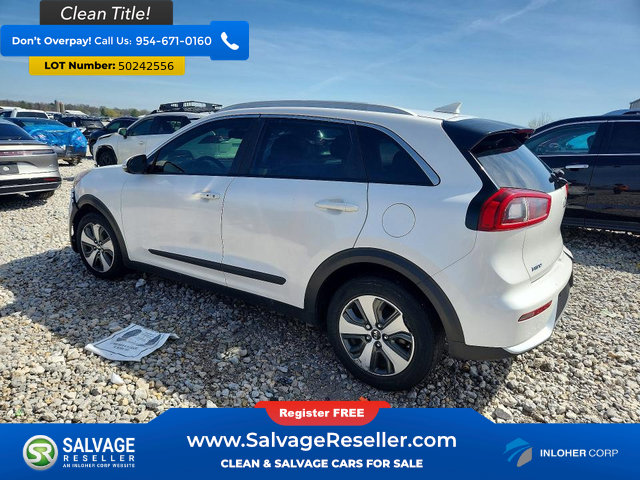 Used 2017 Kia Niro EX FWD image 3