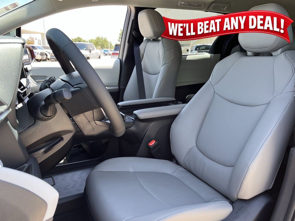 New 2026 Toyota Sienna XLE FWD image 24