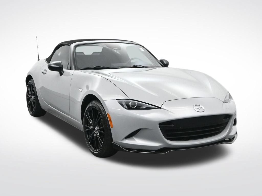 Used 2025 MAZDA MX-5 Miata Club RWD image 3
