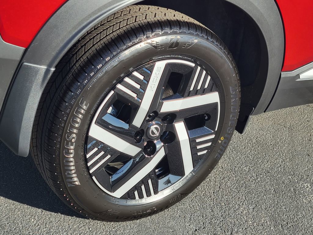 New 2026 Nissan Kicks SV w/ SV Premium Package image 3