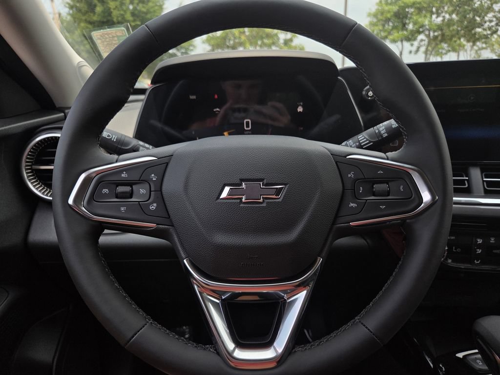 New 2026 Chevrolet Trax ACTIV w/ Sunroof Package FWD image 24