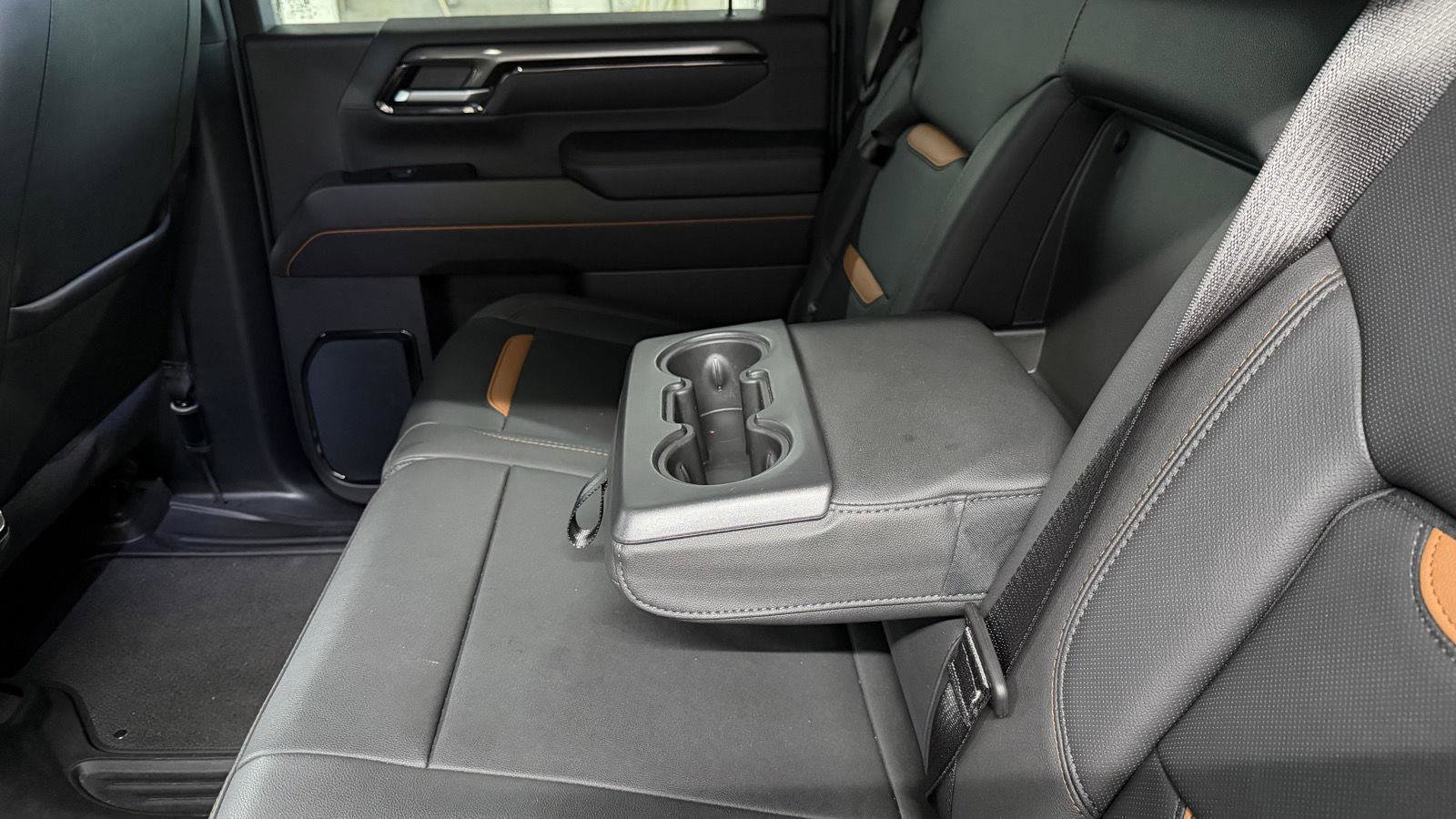 Used 2025 GMC Sierra 2500 AT4 w/ AT4 Premium Plus Package image 18