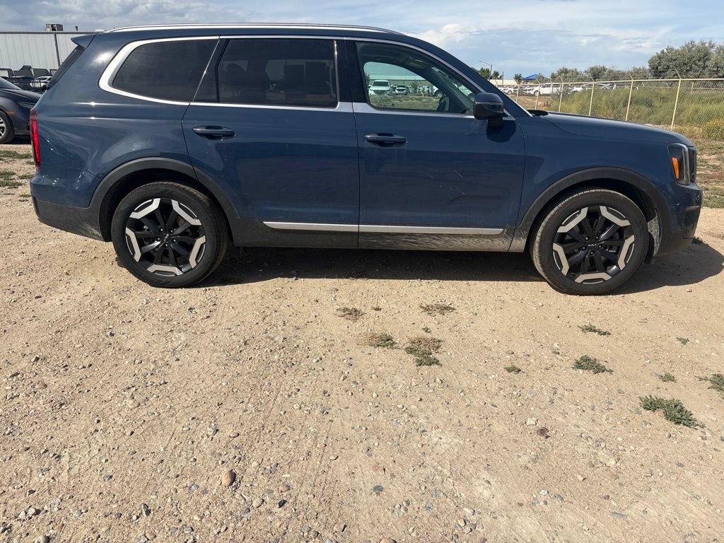 Certified 2023 Kia Telluride S w/ S Sunroof Package AWD/4WD image 6