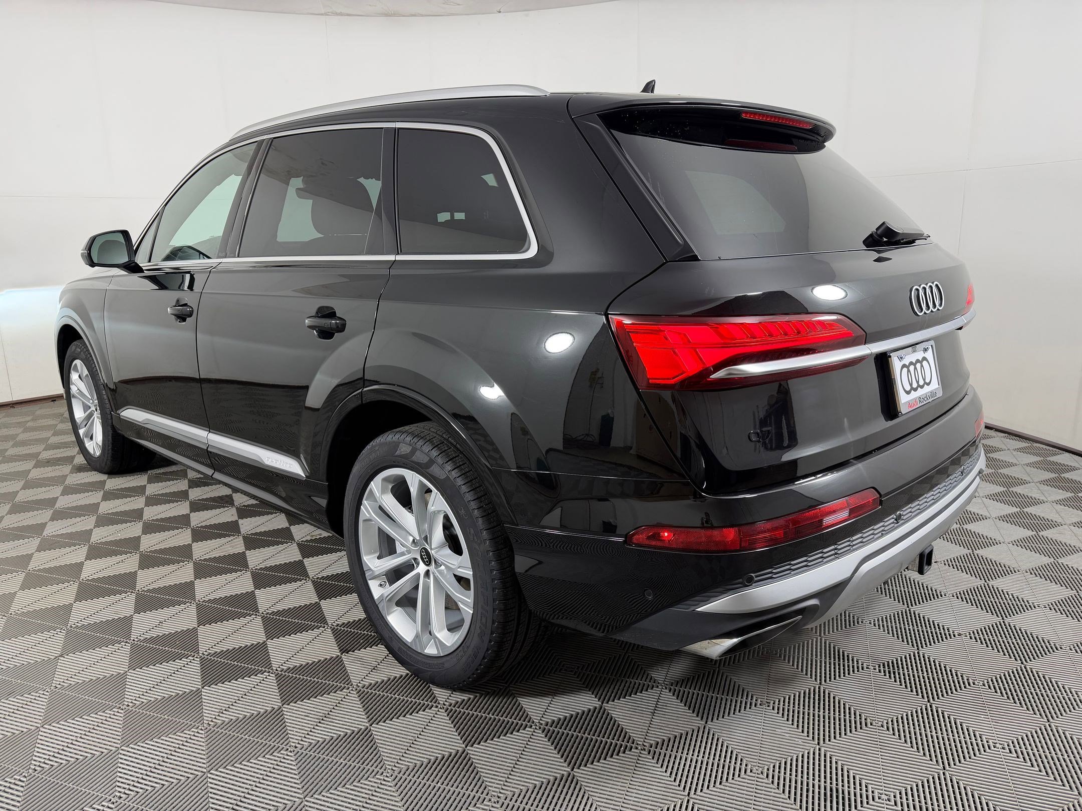 Used 2025 Audi Q7 2.0T Premium AWD/4WD image 3