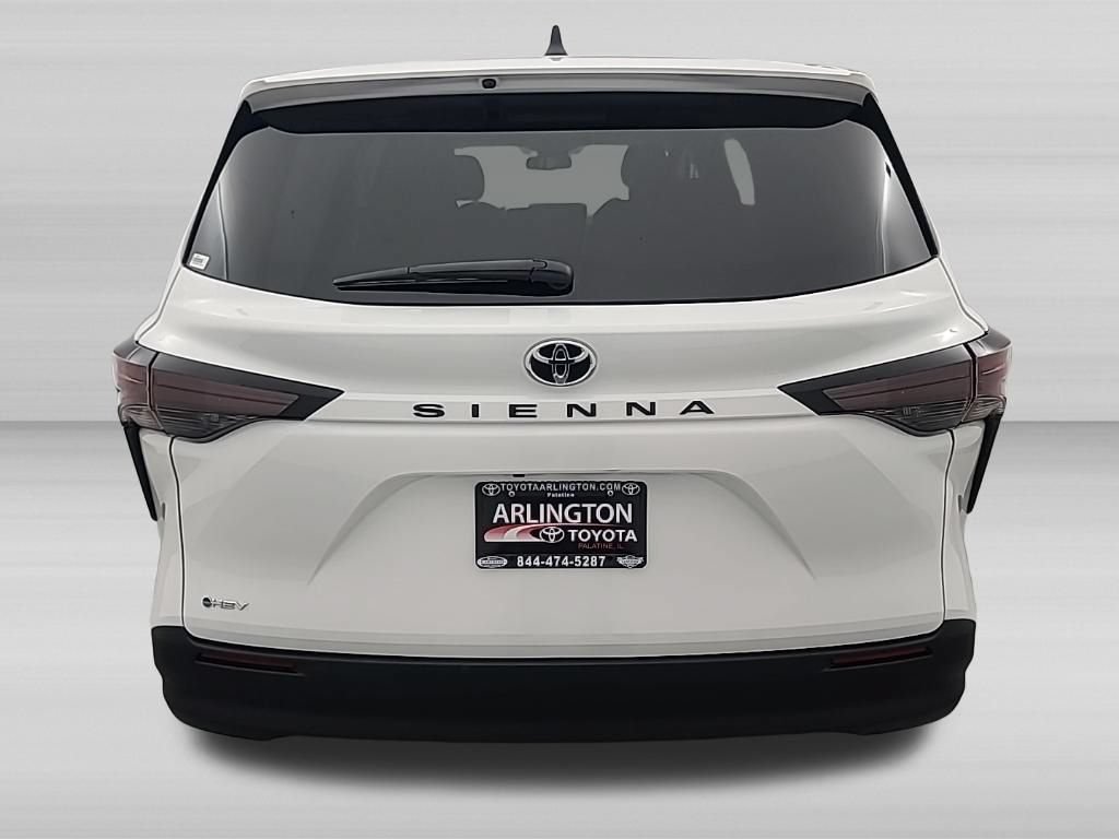 Used 2026 Toyota Sienna LE FWD image 6