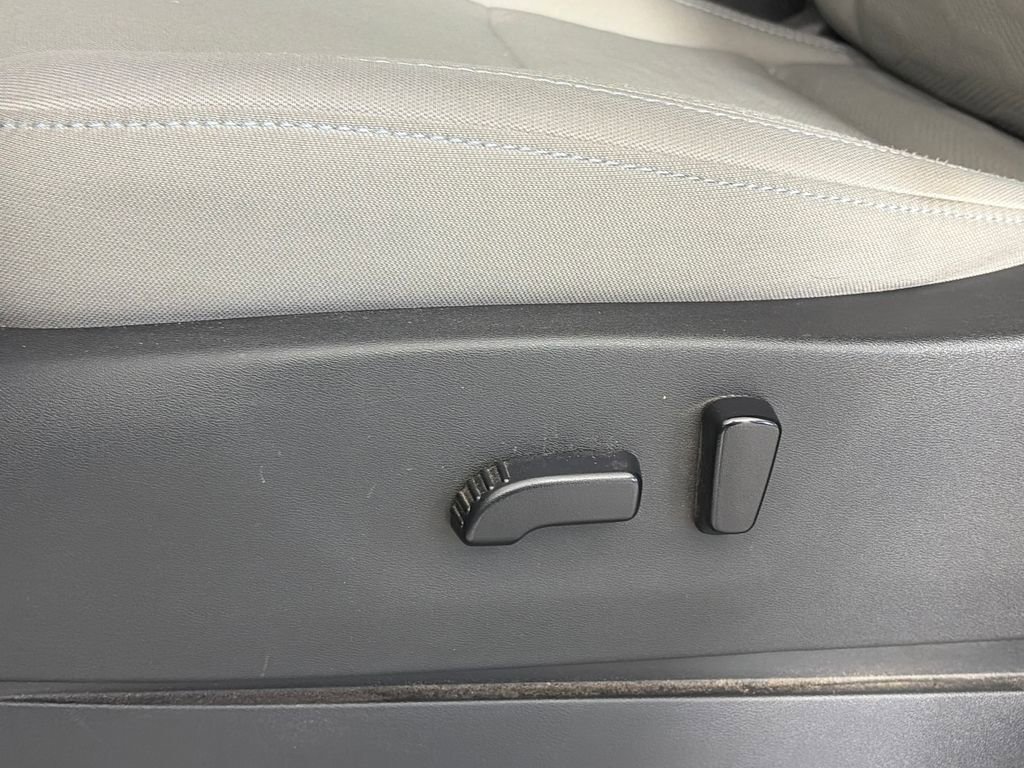 Used 2022 Nissan Frontier SV image 26