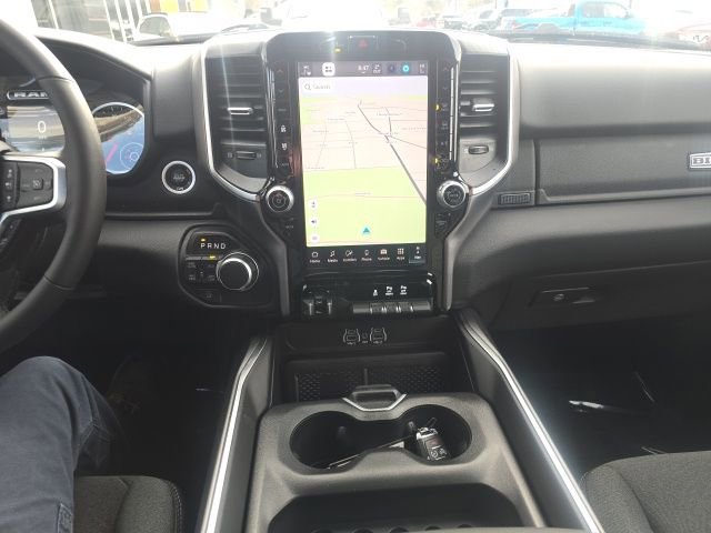 New 2026 RAM 1500 4x4 Crew Cab image 24