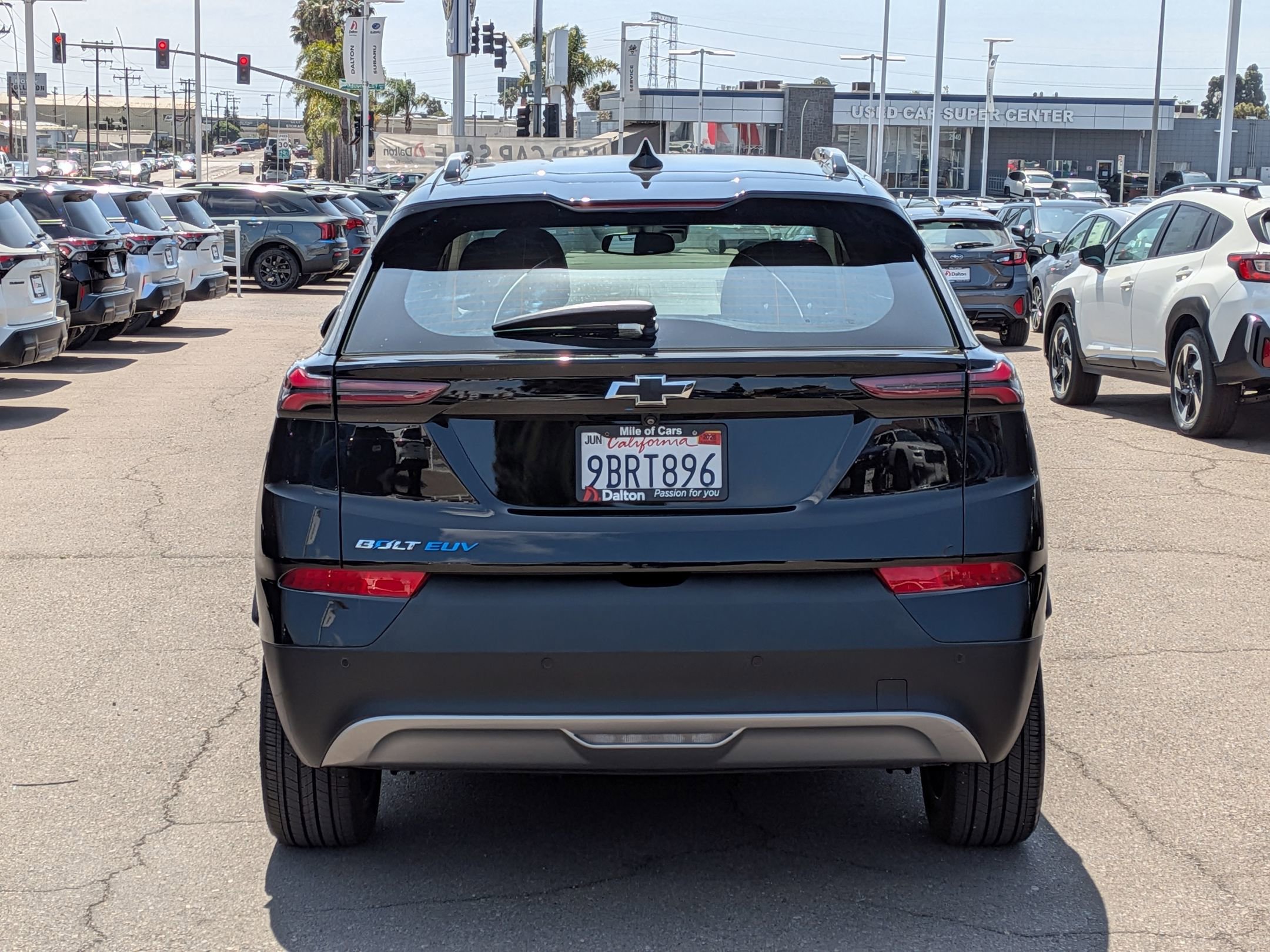 Used 2022 Chevrolet Bolt EUV LT w/ Convenience Package FWD image 3