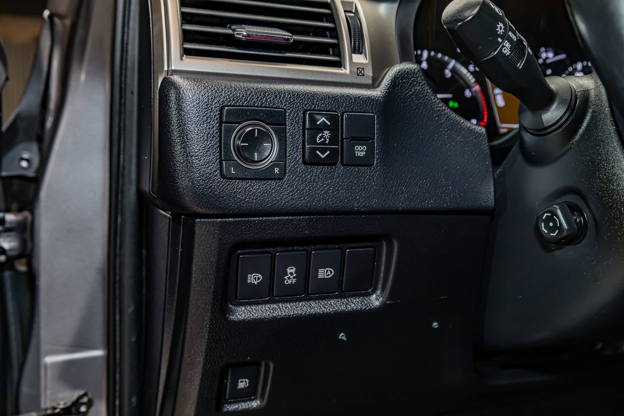 Used 2020 Lexus GX 460 Premium w/ Premium Package AWD/4WD image 18