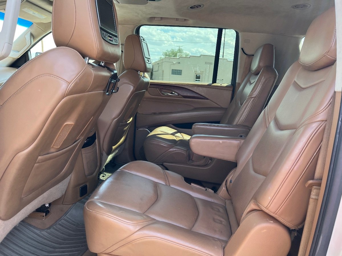 Used 2015 Cadillac Escalade ESV Platinum AWD/4WD image 13