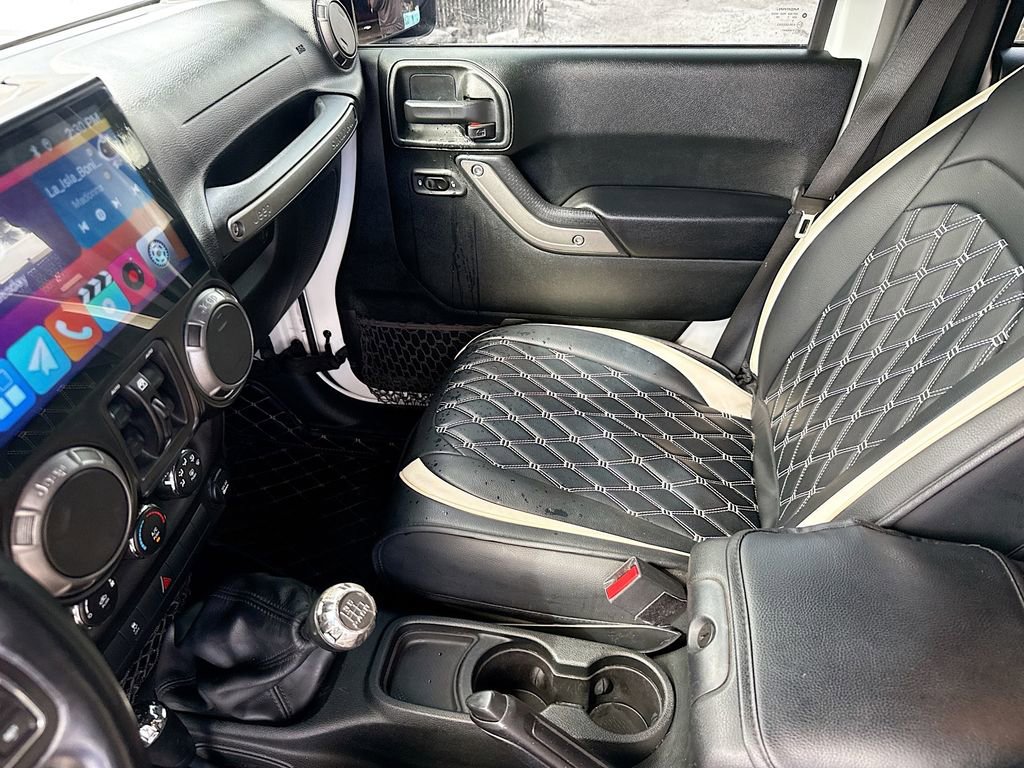 Used 2017 Jeep Wrangler Unlimited Sport image 26