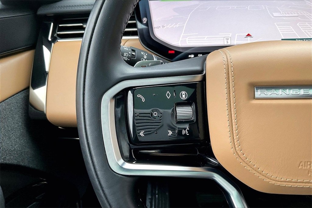 Used 2024 Land Rover Range Rover Sport SE image 11