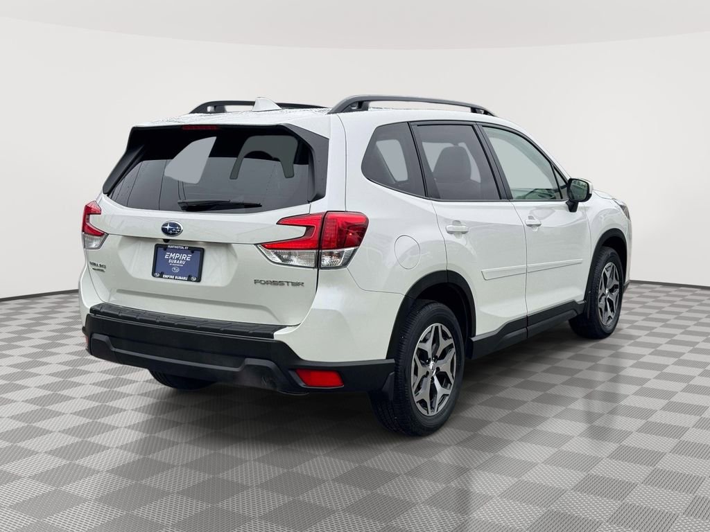 Used 2023 Subaru Forester Premium image 7