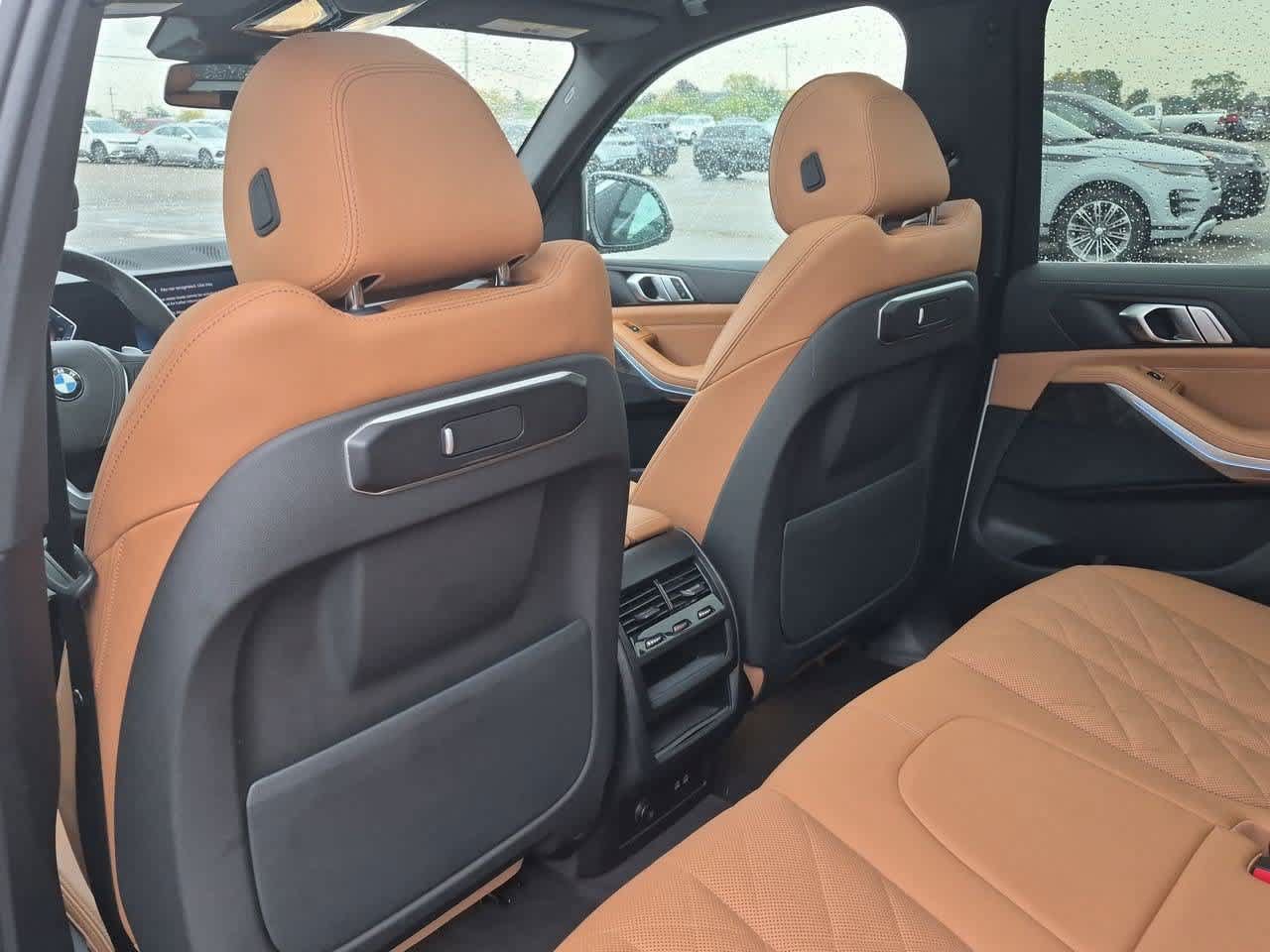 Used 2024 BMW X5 xDrive40i w/ Parking Assistance Package AWD/4WD image 18