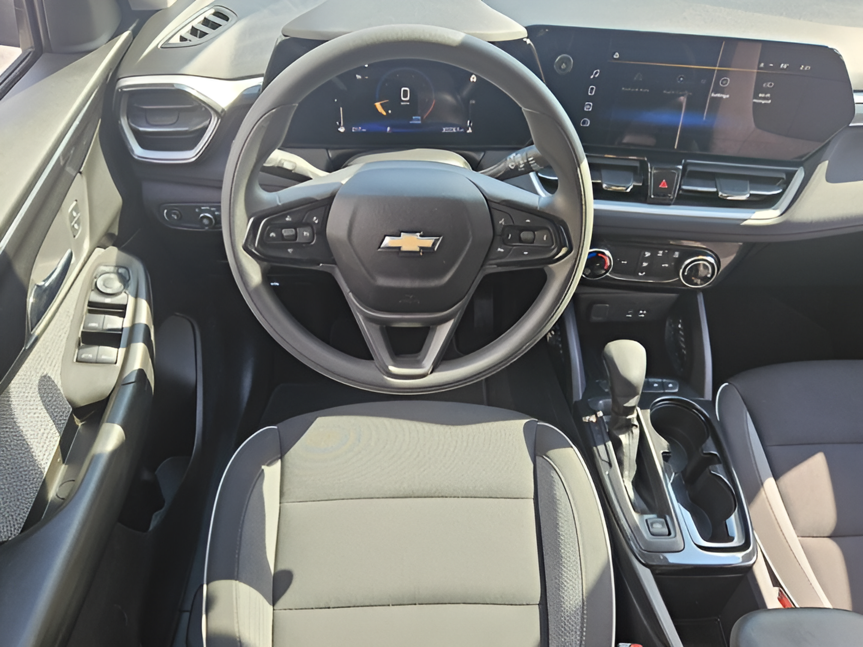Used 2025 Chevrolet TrailBlazer LT FWD image 10