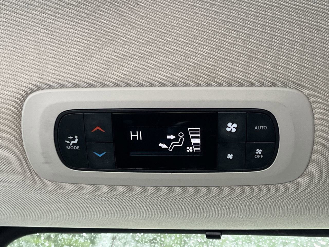 Used 2022 Chrysler Pacifica Touring-L image 18