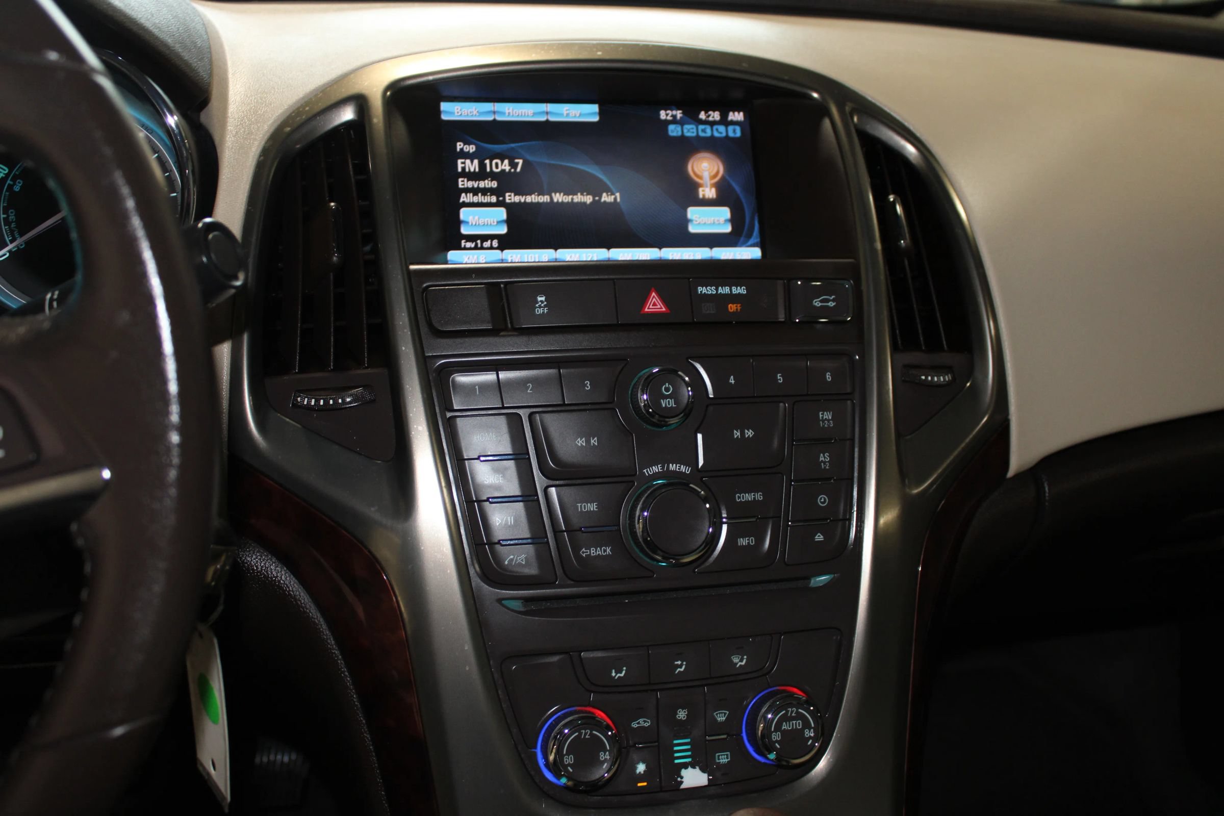Used 2012 Buick Verano FWD image 13