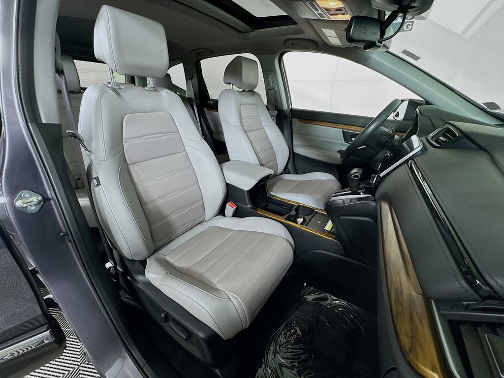 Used 2020 Honda CR-V Touring image 29