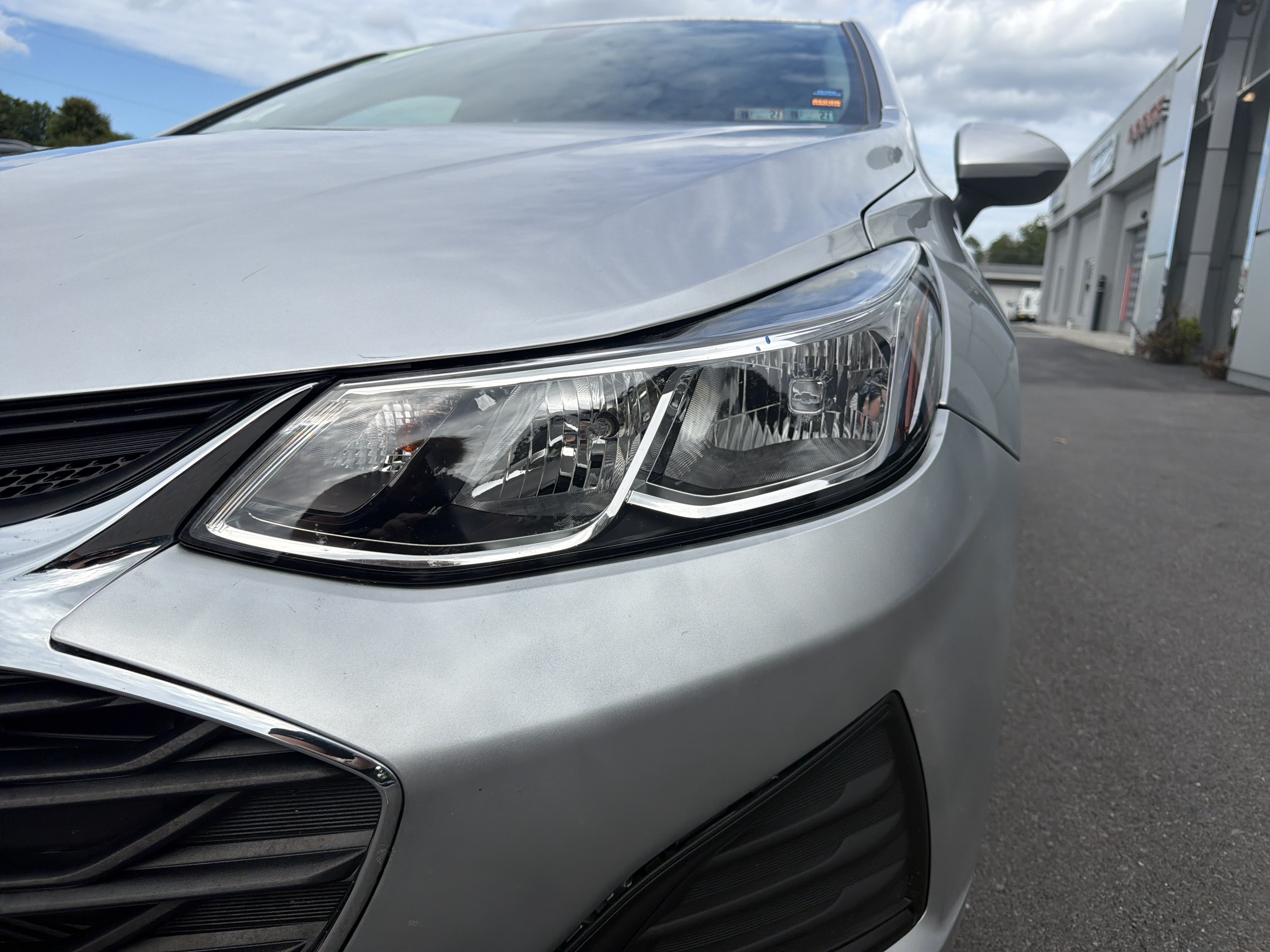 Used 2019 Chevrolet Cruze LS FWD image 10
