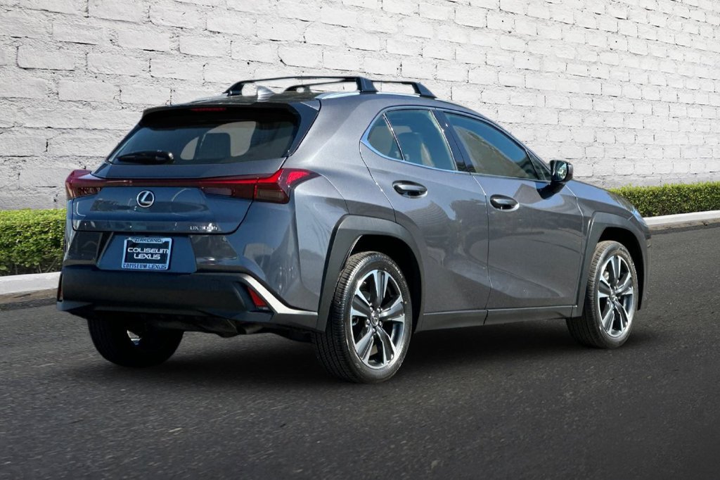 Used 2025 Lexus UX 300h FWD w/ Accessory Package (Z2) image 4